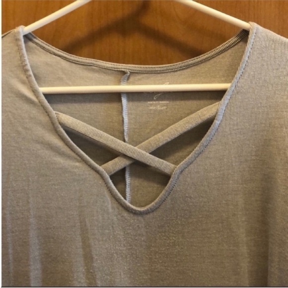 Francesca's Ruffle Detail Top Size Medium. - Picture 8 of 8